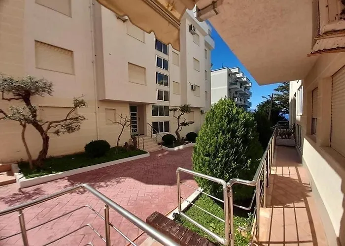 Edan Apartment *